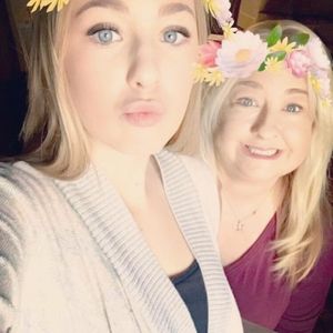 Meet your Posher, Debbie